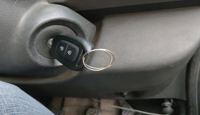 2016 Renault Kwid RXT 0.8, Petrol, Manual, 80,732 km, interior