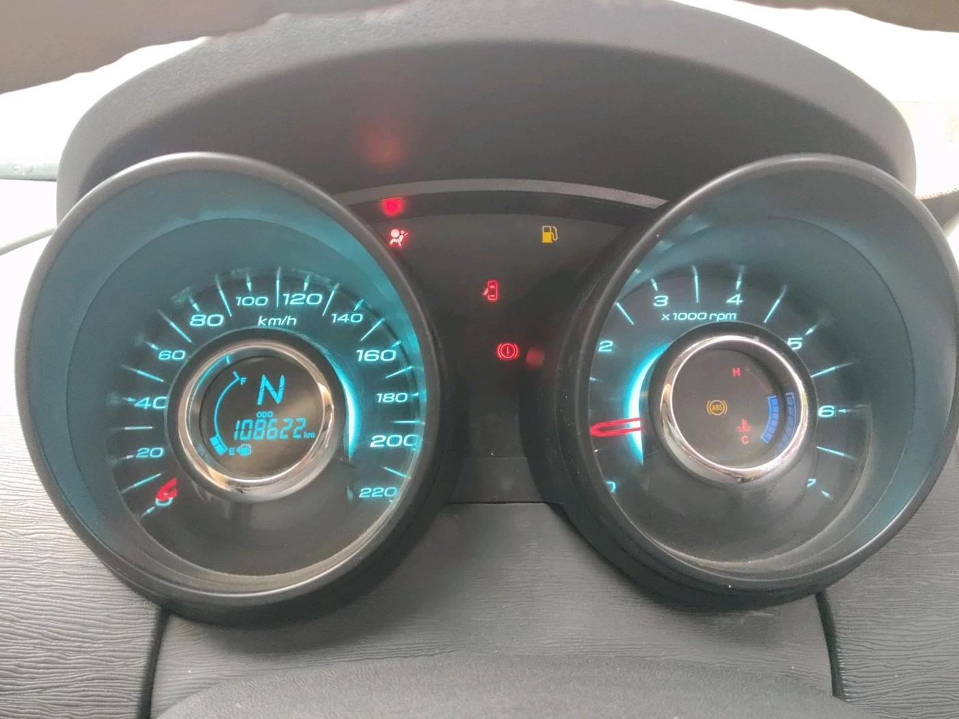2017 Mahindra XUV500 W4 1.99, Diesel, Manual, 1,08,622 km, interior