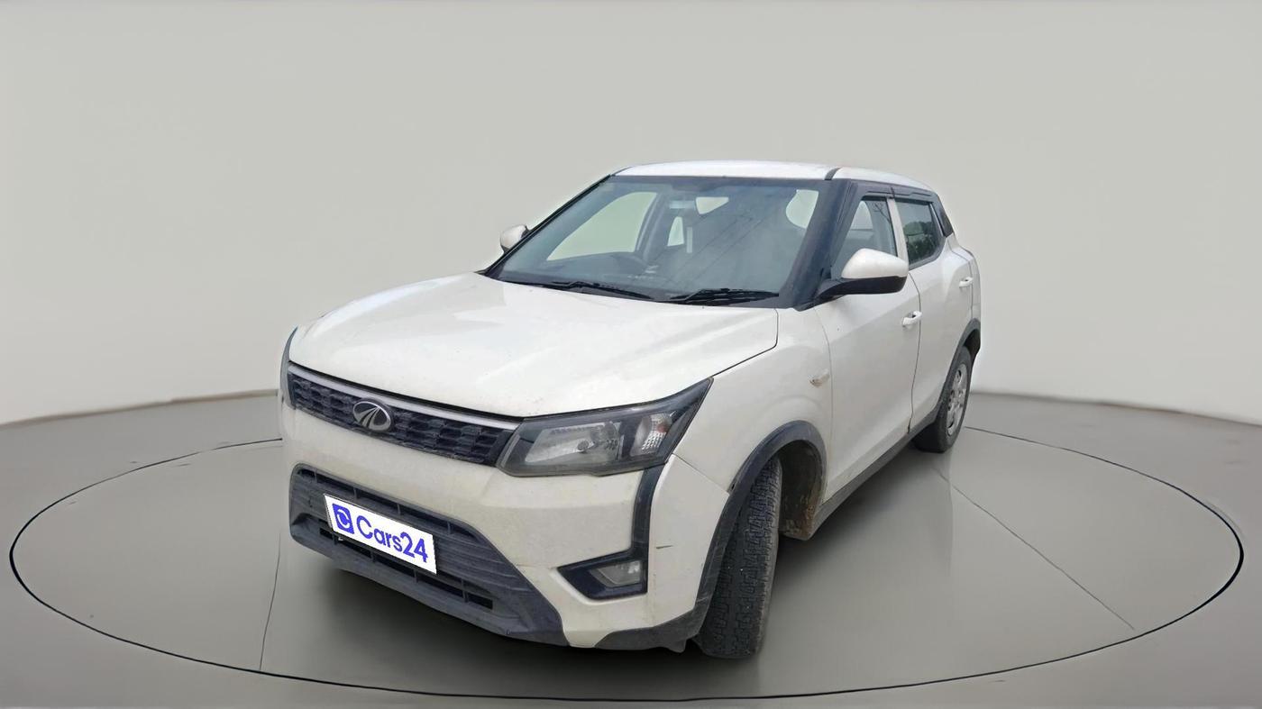 2019 Mahindra XUV300 W4 1.5 DIESEL, Diesel, Manual, 1,35,692 km, exterior