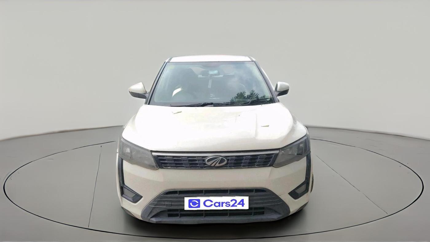 2019 Mahindra XUV300 W4 1.5 DIESEL, Diesel, Manual, 1,35,692 km, exterior