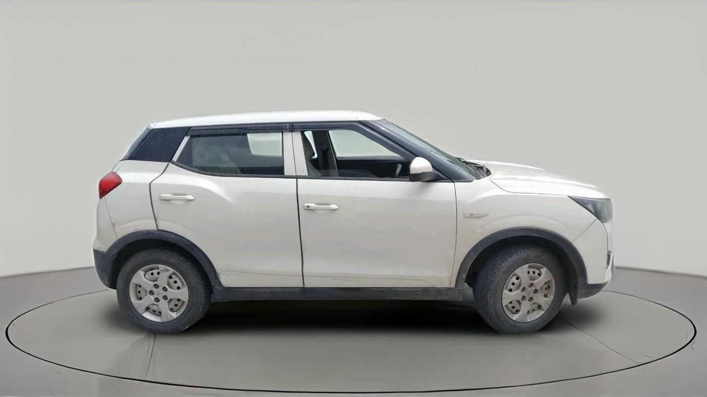 2019 Mahindra XUV300 W4 1.5 DIESEL, Diesel, Manual, 1,35,692 km, exterior