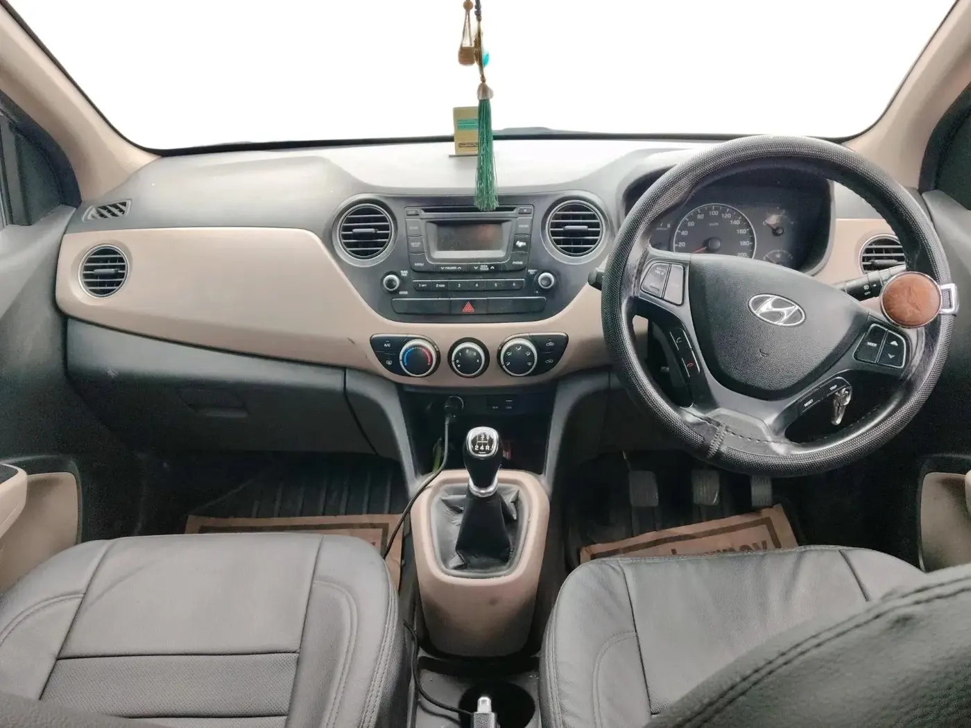 2016 Hyundai Grand i10 SPORTZ 1.2 KAPPA VTVT, CNG, Manual, 76,781 km, interior