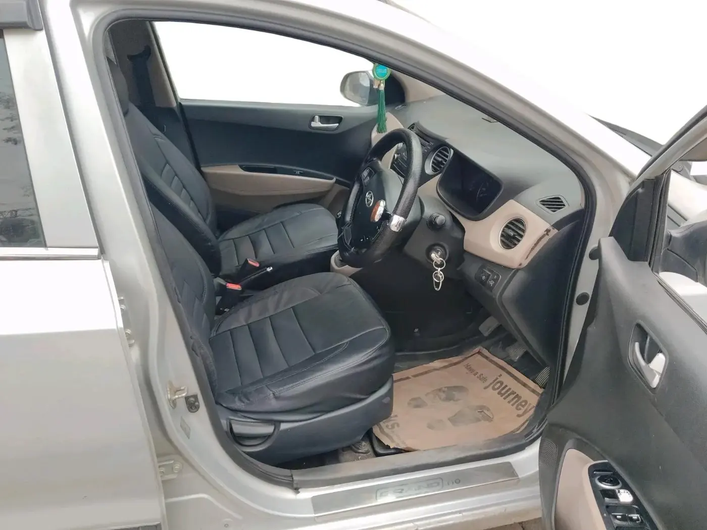 2016 Hyundai Grand i10 SPORTZ 1.2 KAPPA VTVT, CNG, Manual, 76,781 km, interior