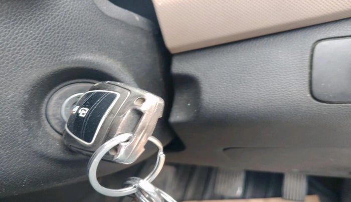 2016 Hyundai Grand i10 SPORTZ 1.2 KAPPA VTVT, CNG, Manual, 76,781 km, interior