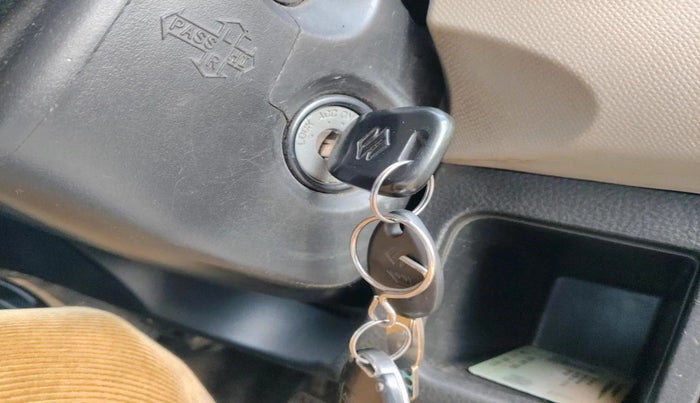 2015 Maruti Wagon R 1.0 LXI CNG, CNG, Manual, 97,830 km, interior