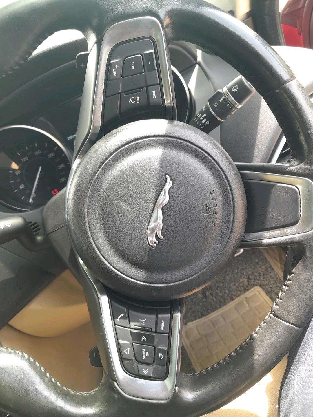 2018 Jaguar XE PRESTIGE DIESEL, Diesel, Automatic, 95,278 km, interior