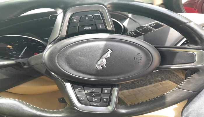 2018 Jaguar XE PRESTIGE DIESEL, Diesel, Automatic, 95,278 km, interior