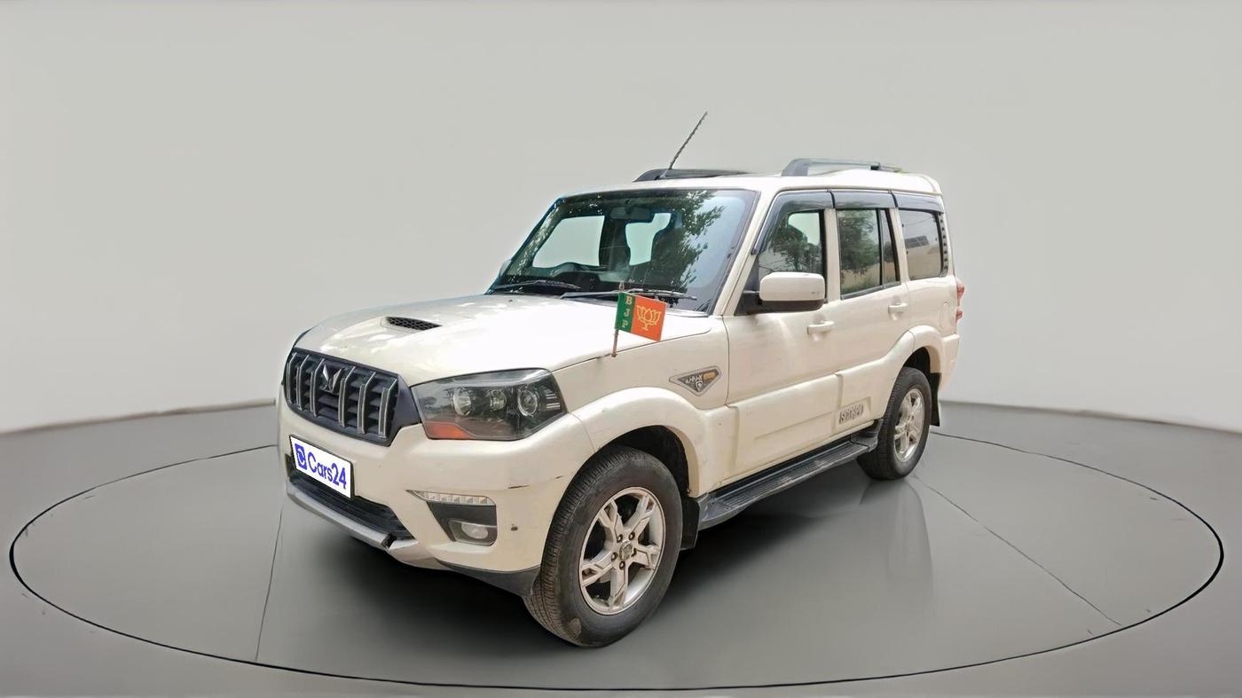 2017 Mahindra Scorpio S8 1.99, Diesel, Manual, 6,940 km, exterior
