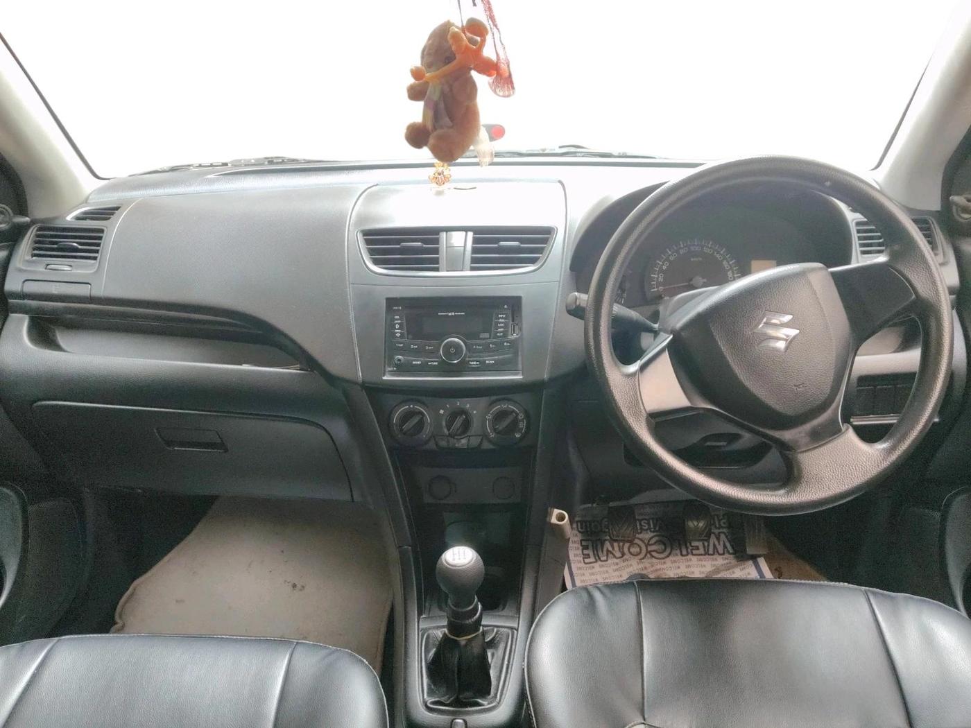 2011 Maruti Swift LXI, Petrol, Manual, 1,10,529 km, interior