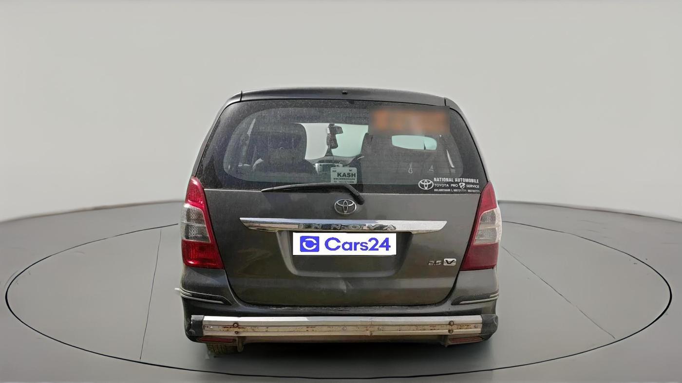 2012 Toyota Innova 2.5 VX 7 STR, Diesel, Manual, 3,75,641 km, exterior