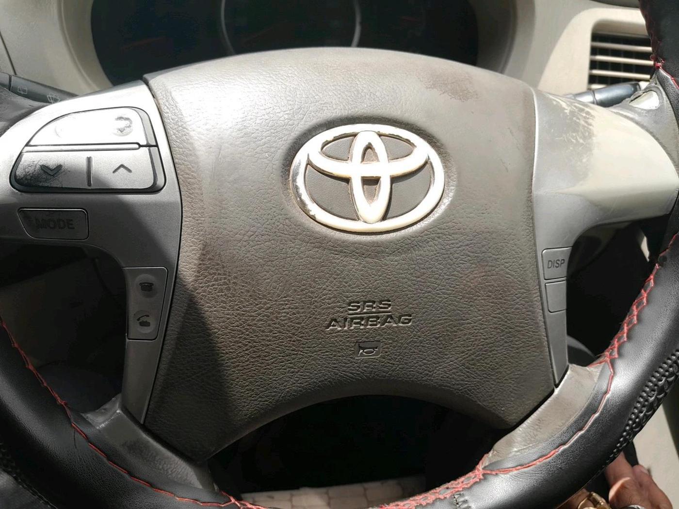 2012 Toyota Innova 2.5 VX 7 STR, Diesel, Manual, 3,75,641 km, interior