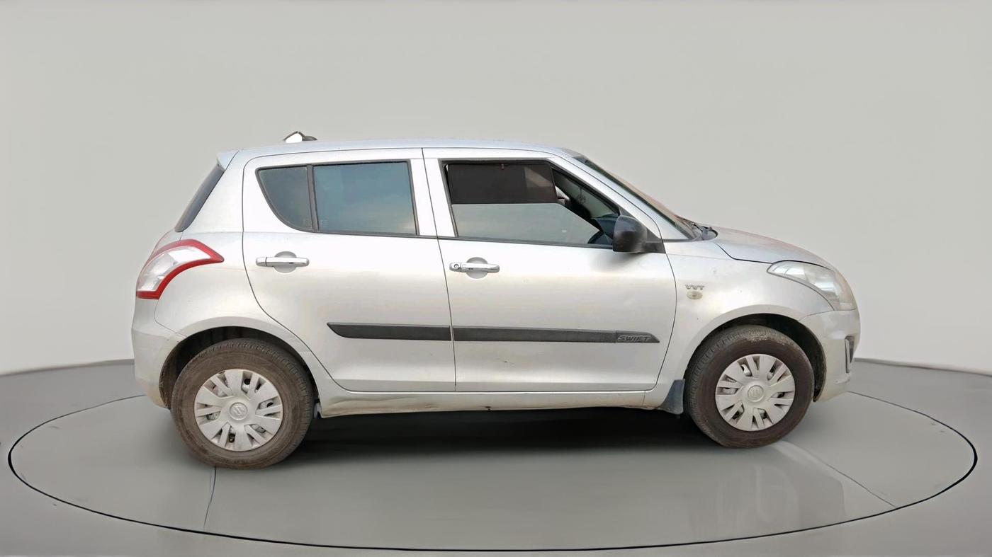 2016 Maruti Swift LXI, CNG, Manual, 90,480 km, exterior