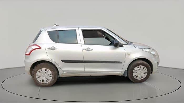2016 Maruti Swift LXI, CNG, Manual, 90,480 km, exterior