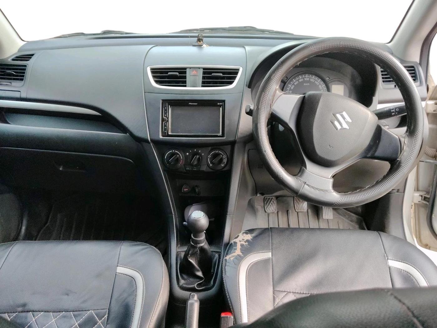 2016 Maruti Swift LXI, CNG, Manual, 90,480 km, interior