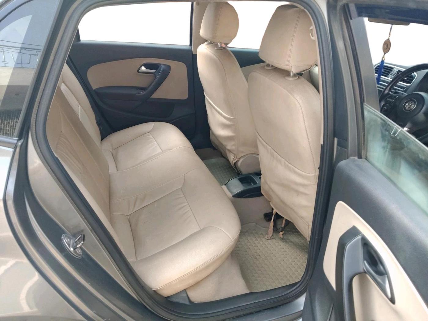 2013 Volkswagen Polo COMFORTLINE 1.2L PETROL, Petrol, Manual, 1,31,144 km, interior