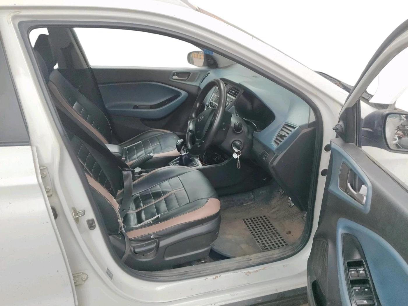 2017 Hyundai i20 Active 1.4, Diesel, Manual, 1,69,753 km, interior