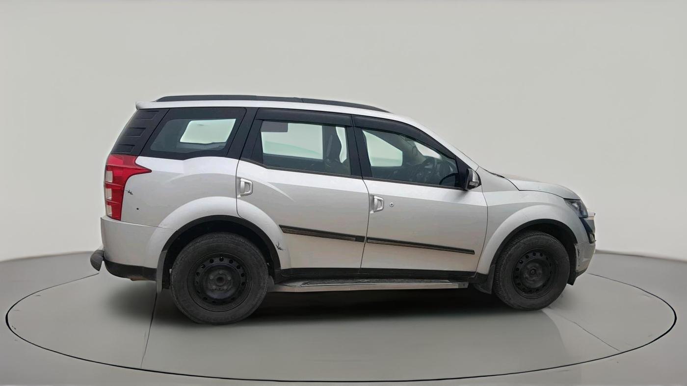 2016 Mahindra XUV500 W6 1.99, Diesel, Manual, 1,34,061 km, exterior