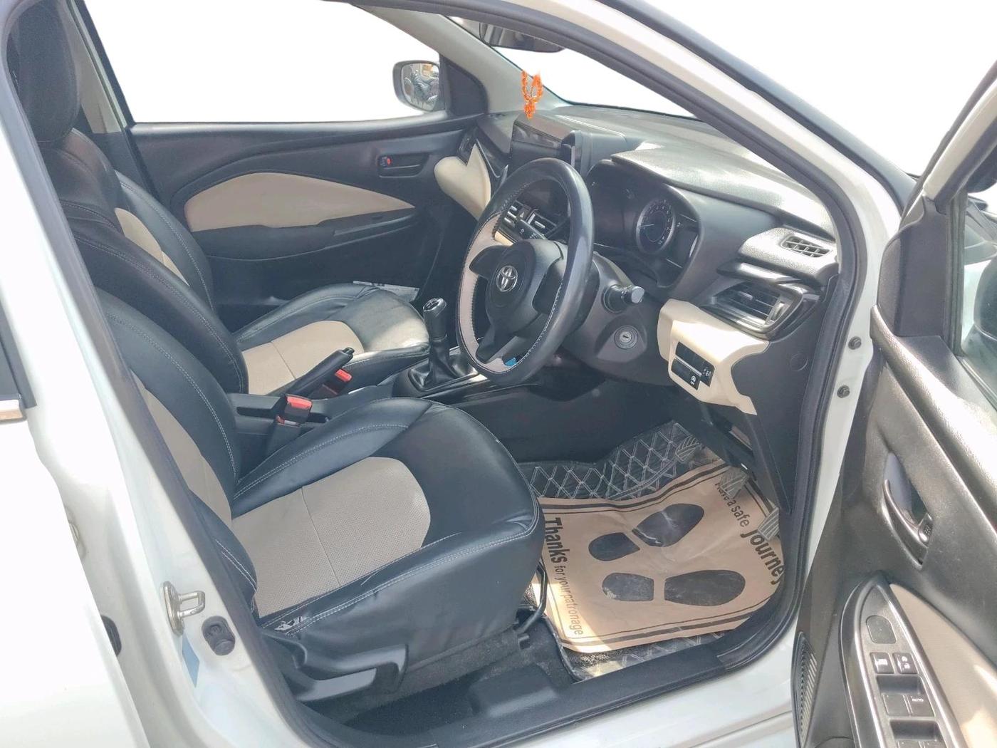2022 Toyota Glanza E, Petrol, Manual, 68,376 km, interior