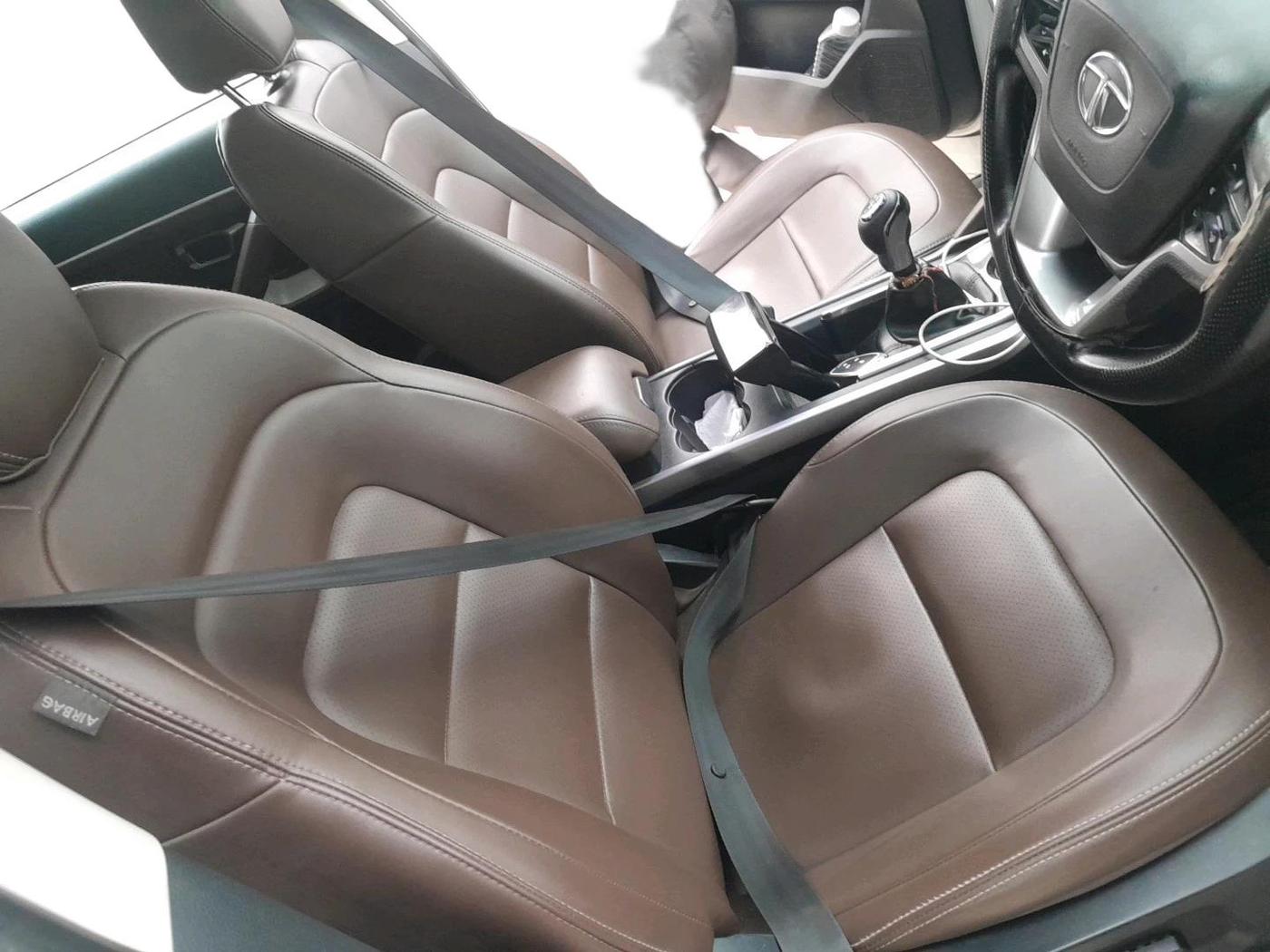 2020 Tata Harrier XZ PLUS 2.0L DUAL TONE, Diesel, Manual, 1,42,877 km, interior