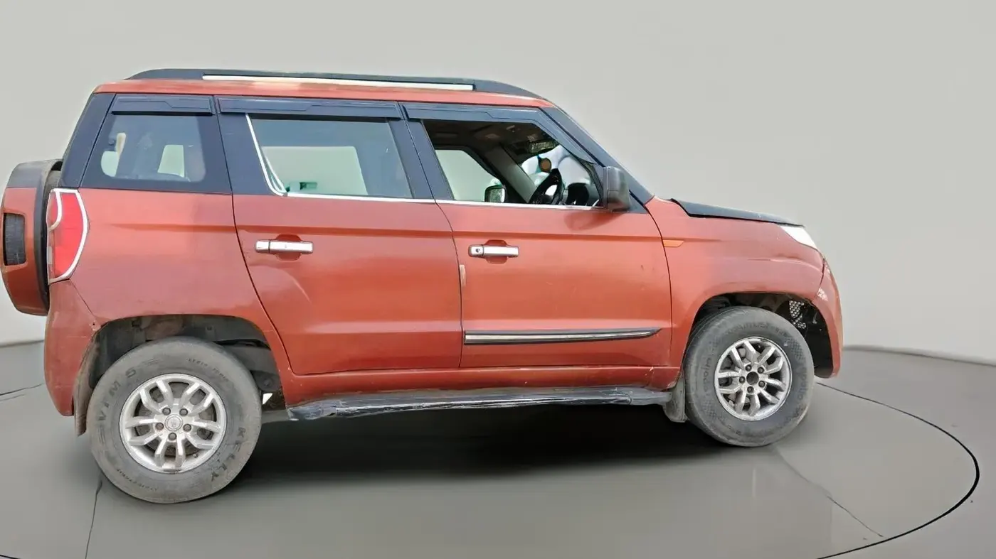 2017 Mahindra TUV300 T8, Diesel, Manual, 80,459 km, exterior