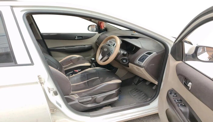 2011 Hyundai i20 ASTA 1.2, Petrol, Manual, 1,08,532 km, interior