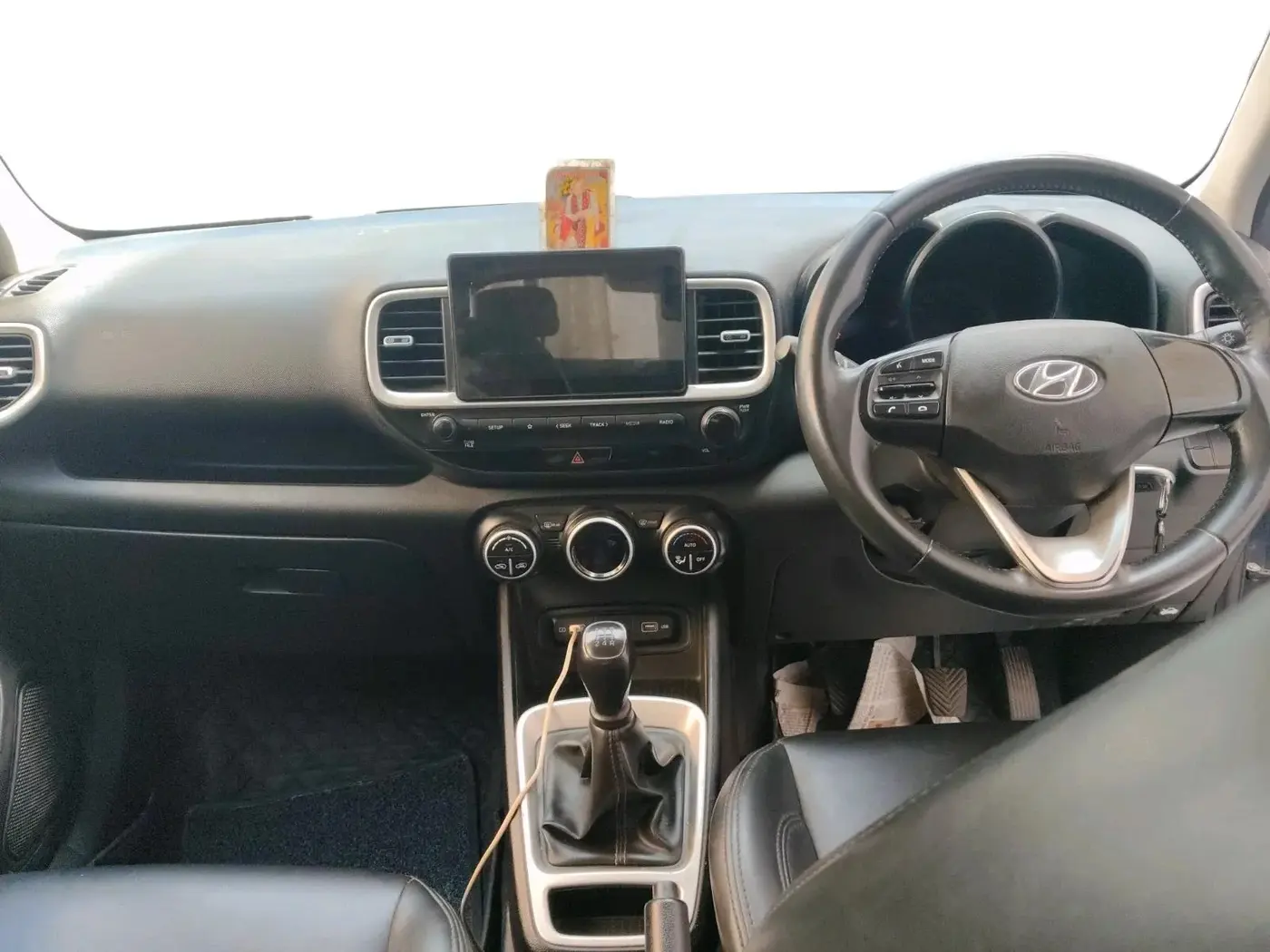 2022 Hyundai VENUE S+ 1.2, Petrol, Manual, 62,374 km, interior