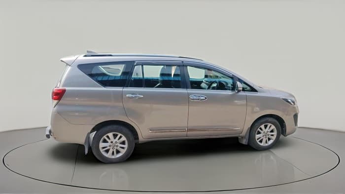 2016 Toyota Innova Crysta 2.4 VX 8 STR, Diesel, Manual, 2,34,979 km, exterior