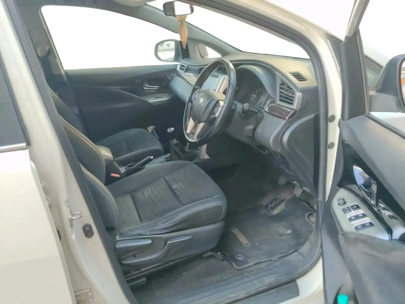 2017 Toyota Innova Crysta 2.4 VX 7 STR, Diesel, Manual, 2,09,476 km, interior