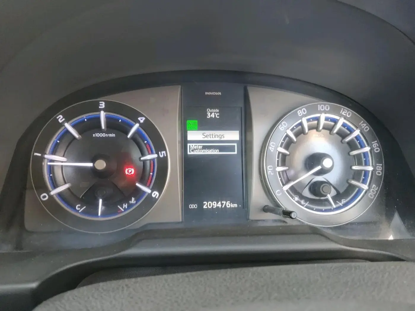 2017 Toyota Innova Crysta 2.4 VX 7 STR, Diesel, Manual, 2,09,476 km, interior