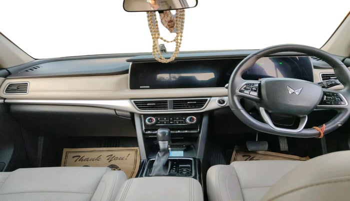 2021 Mahindra XUV700 AX 7 LUXURY P AT 7 STR, Petrol, Automatic, 80,194 km, interior