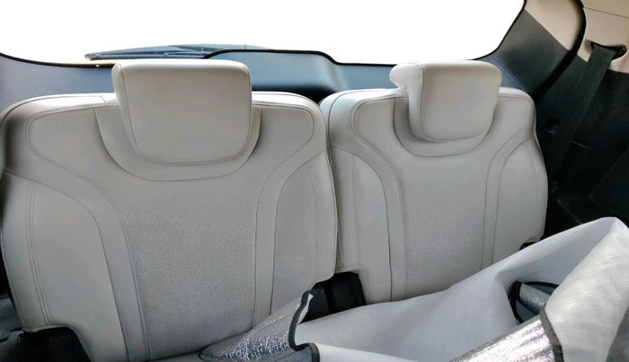 2021 Mahindra XUV700 AX 7 LUXURY P AT 7 STR, Petrol, Automatic, 80,194 km, interior