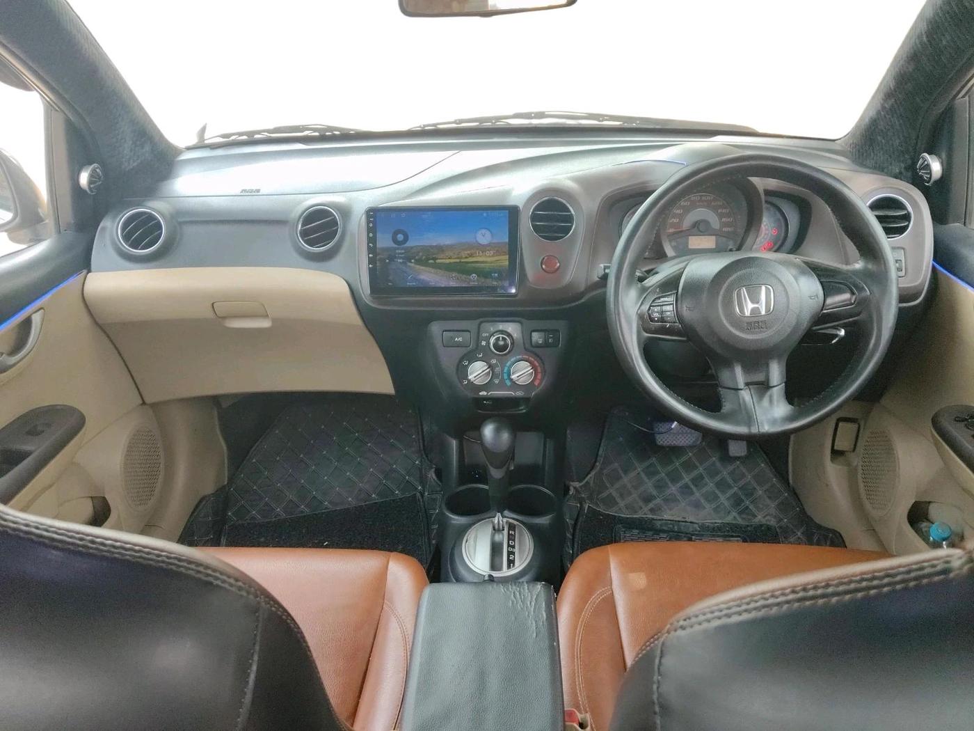 2014 Honda Amaze 1.2L I-VTEC VX AT, CNG, Automatic, 1,12,473 km, interior