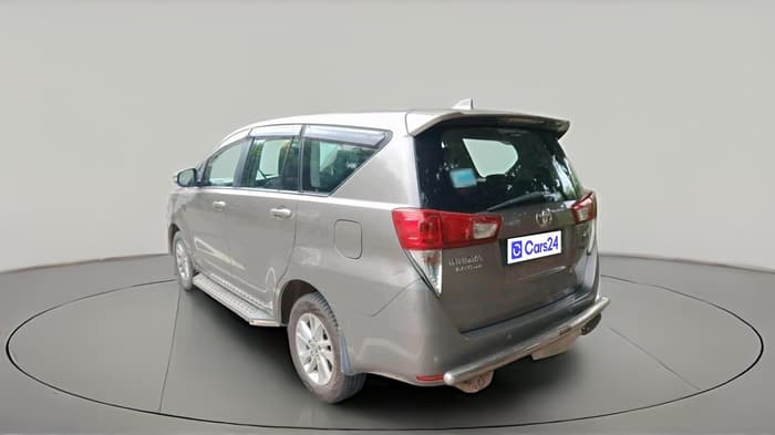 2017 Toyota Innova Crysta 2.4 G 7 STR, Diesel, Manual, 81,649 km, exterior