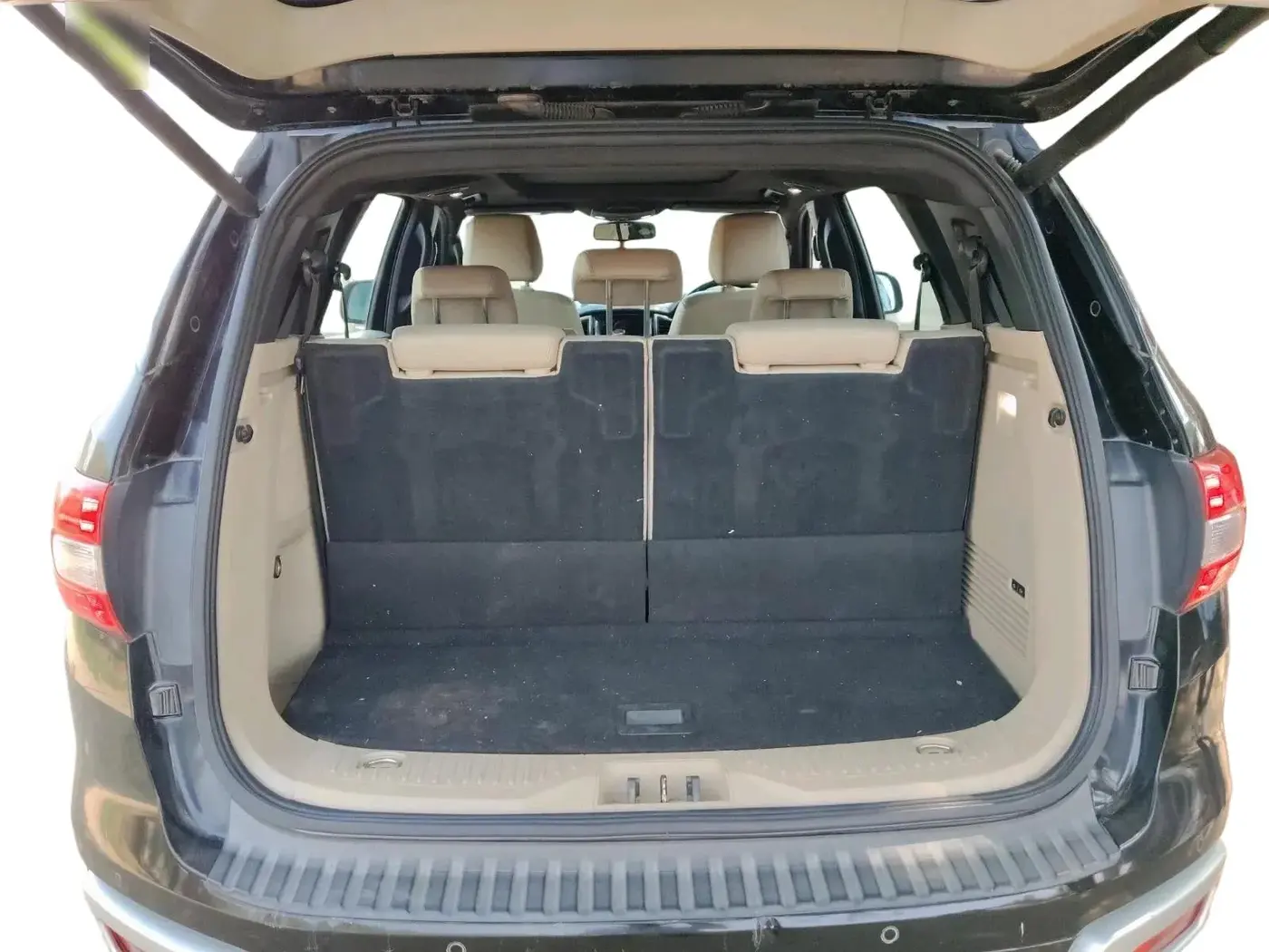 2019 Ford Endeavour TITANIUM PLUS 3.2 4X4 AT SUNROOF, Diesel, Automatic, 1,67,597 km, exterior