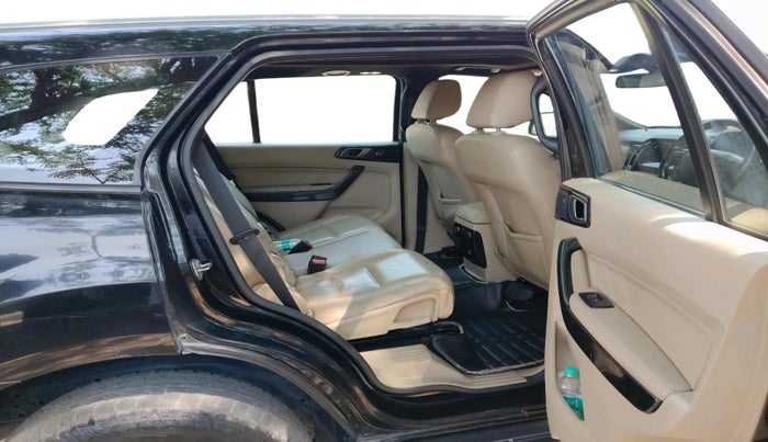 2019 Ford Endeavour TITANIUM PLUS 3.2 4X4 AT SUNROOF, Diesel, Automatic, 1,67,597 km, interior