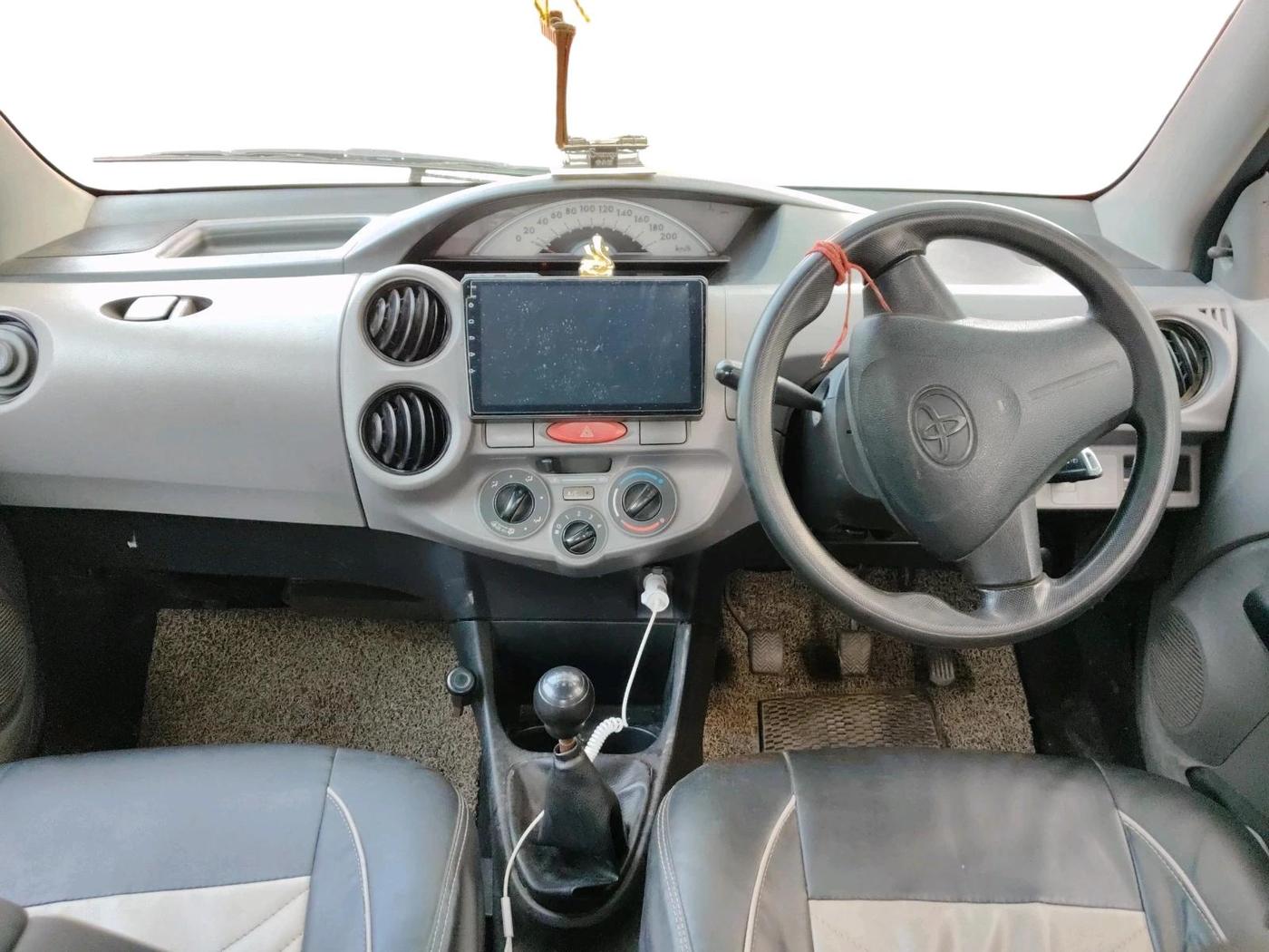 2011 Toyota Etios G, Petrol, Manual, 1,22,991 km, interior