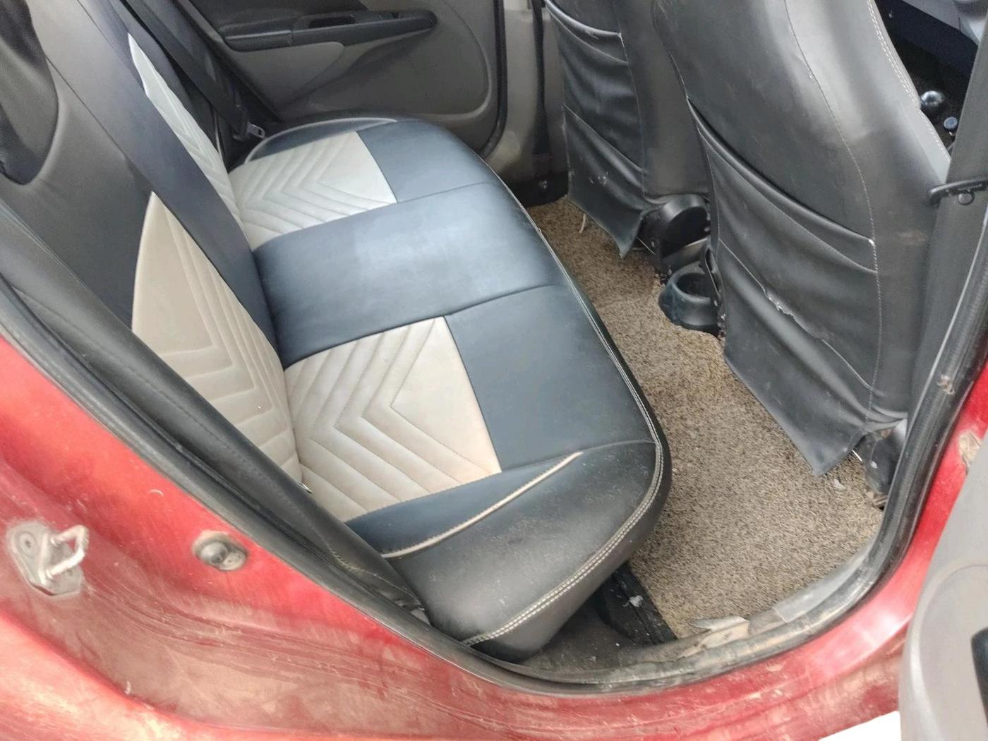 2011 Toyota Etios G, Petrol, Manual, 1,22,991 km, interior