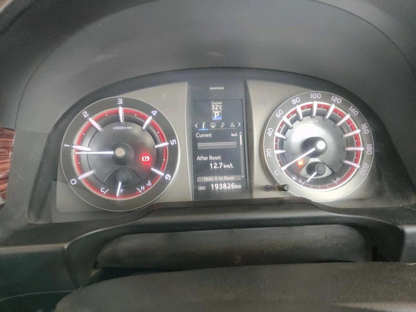 2017 Toyota Innova Crysta TOURING SPORT DIESEL AT, Diesel, Automatic, 1,93,826 km, interior