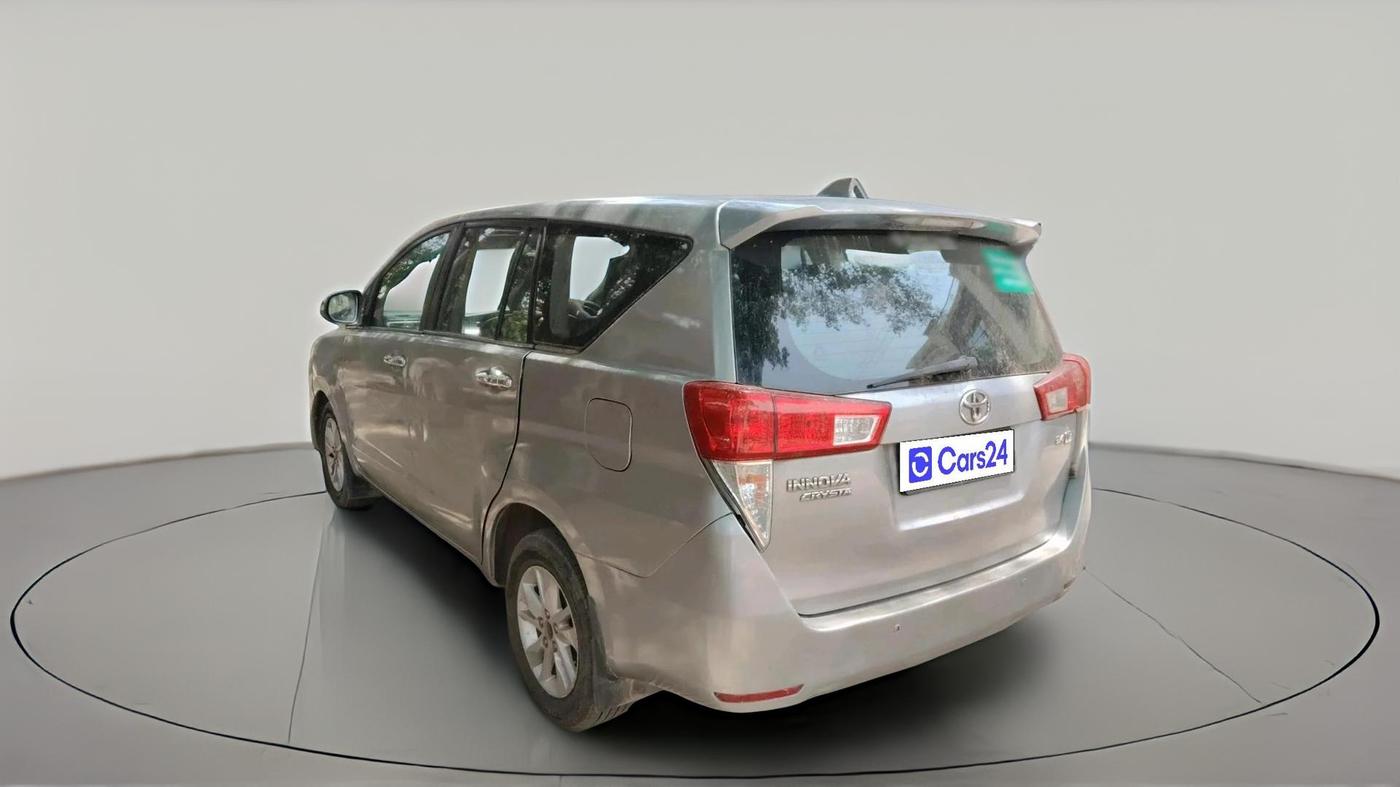 2016 Toyota Innova Crysta 2.4 VX 7 STR, Diesel, Manual, 1,90,912 km, exterior