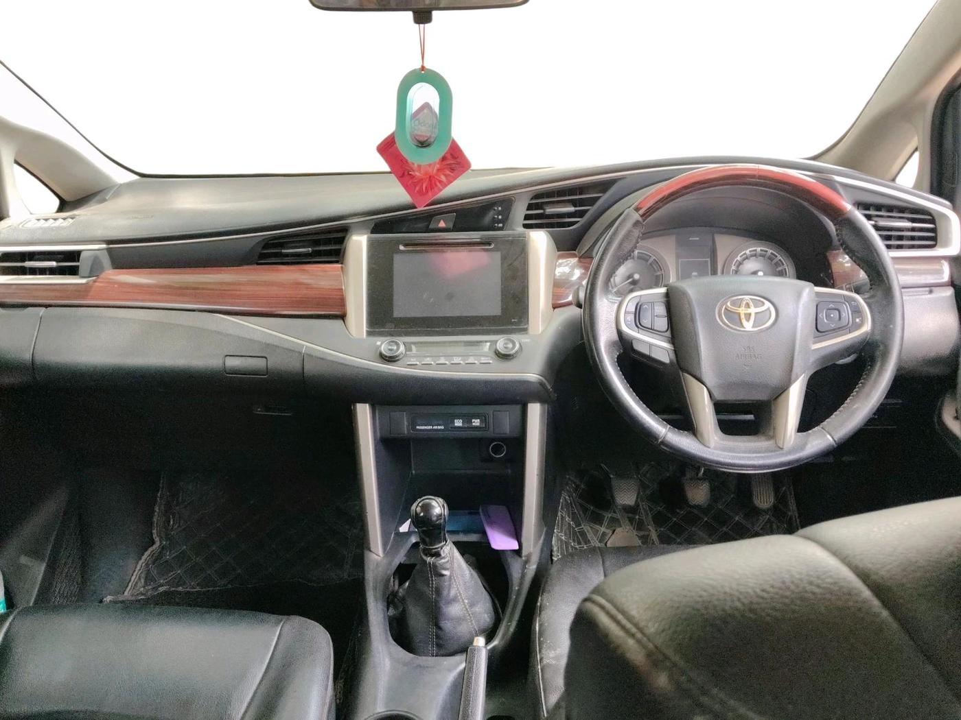 2016 Toyota Innova Crysta 2.4 VX 7 STR, Diesel, Manual, 1,90,912 km, interior