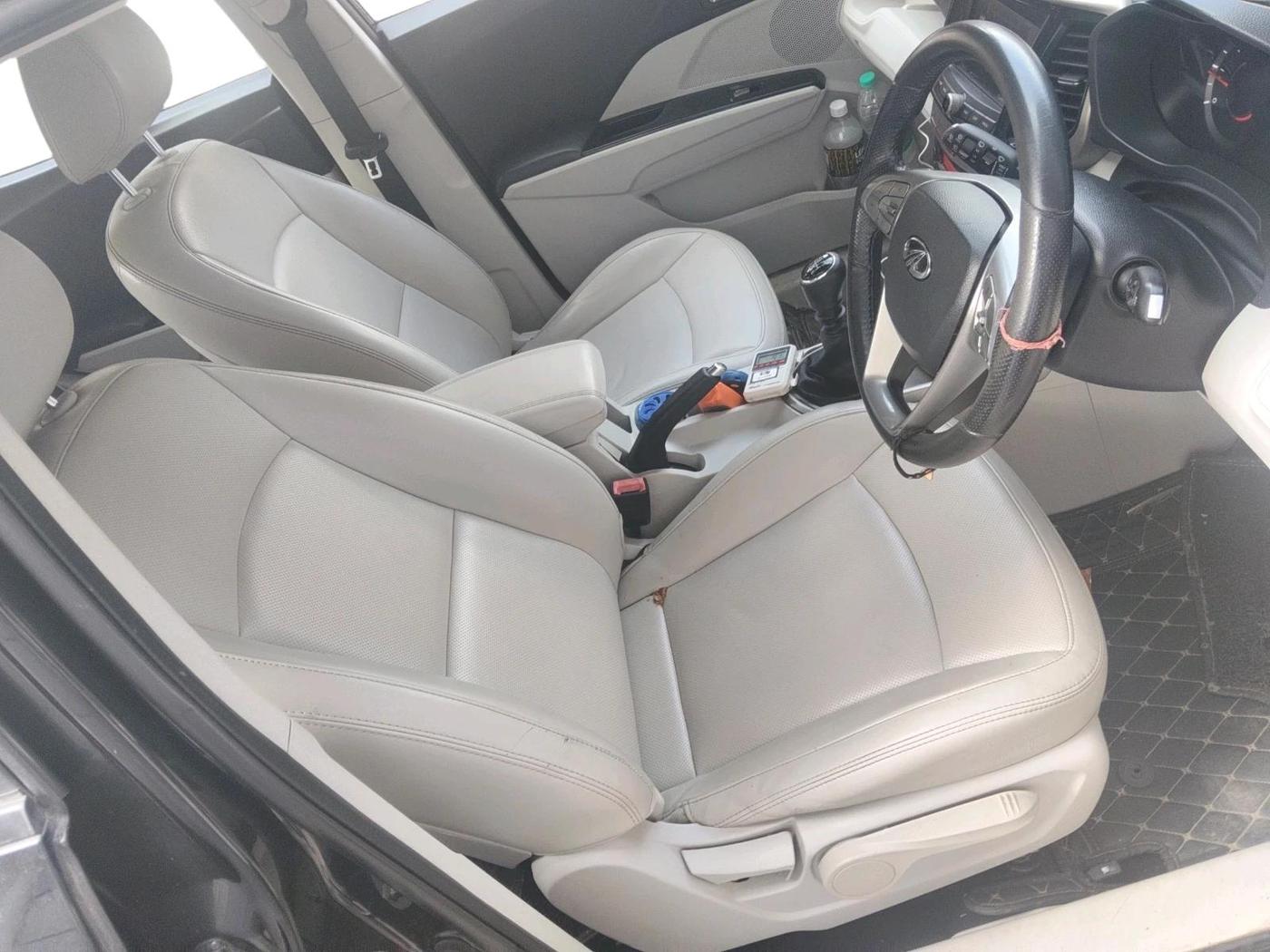 2019 Mahindra XUV300 W8 (O) 1.5 DIESEL, Diesel, Manual, 51,199 km, interior