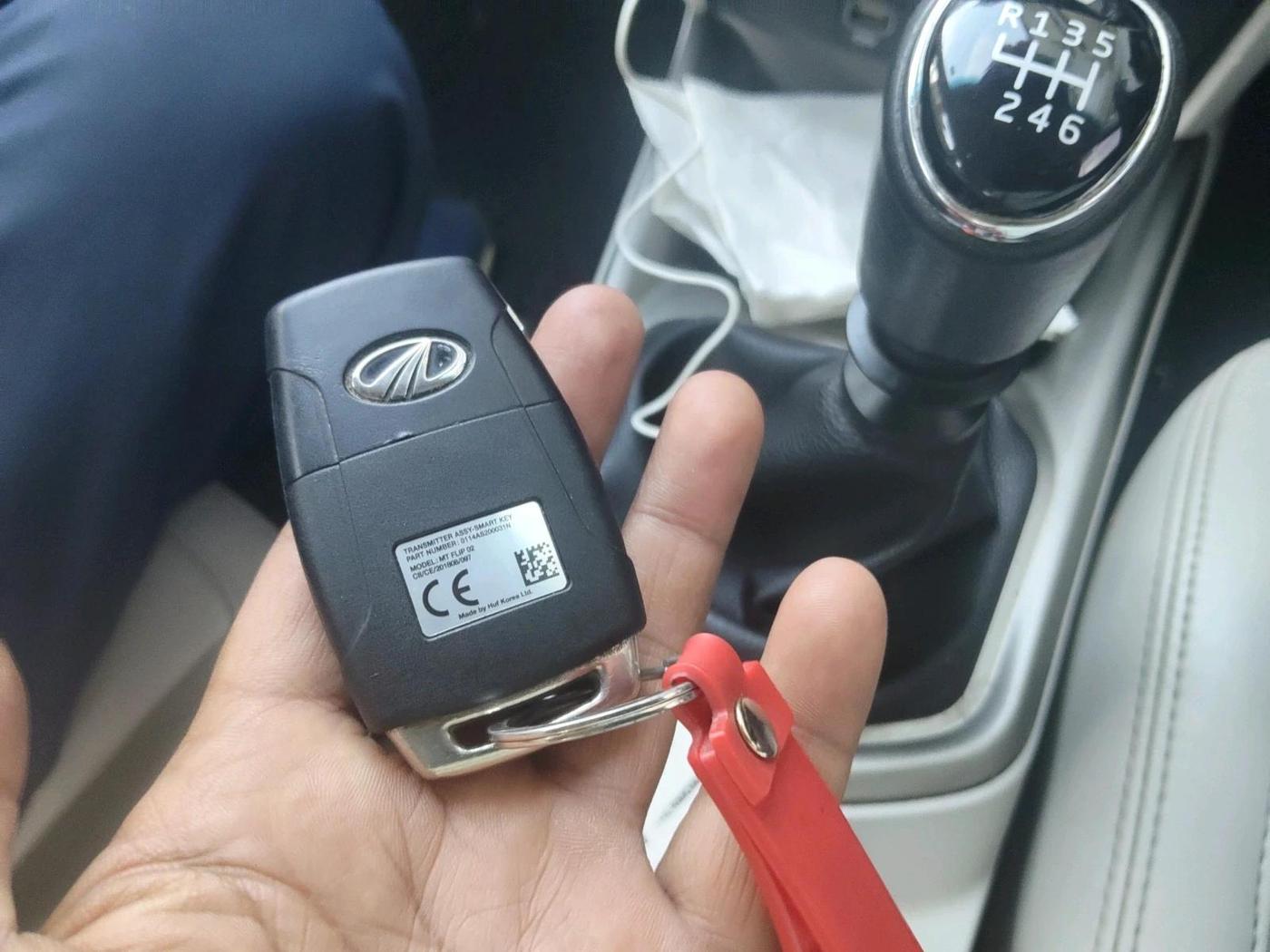 2019 Mahindra XUV300 W8 (O) 1.5 DIESEL, Diesel, Manual, 51,199 km, interior