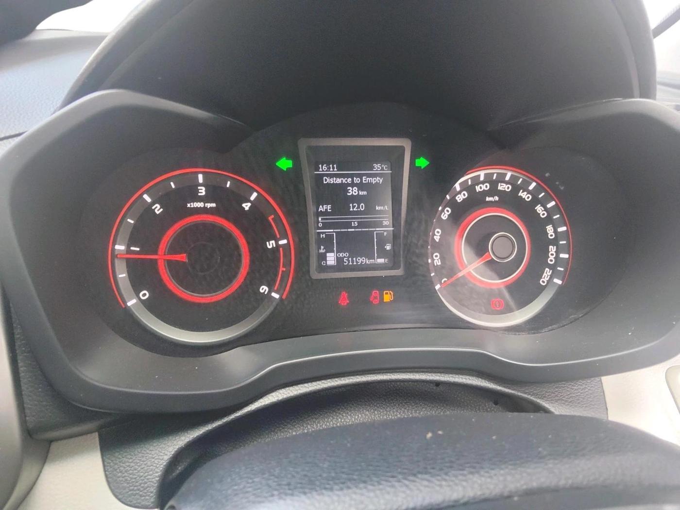2019 Mahindra XUV300 W8 (O) 1.5 DIESEL, Diesel, Manual, 51,199 km, interior