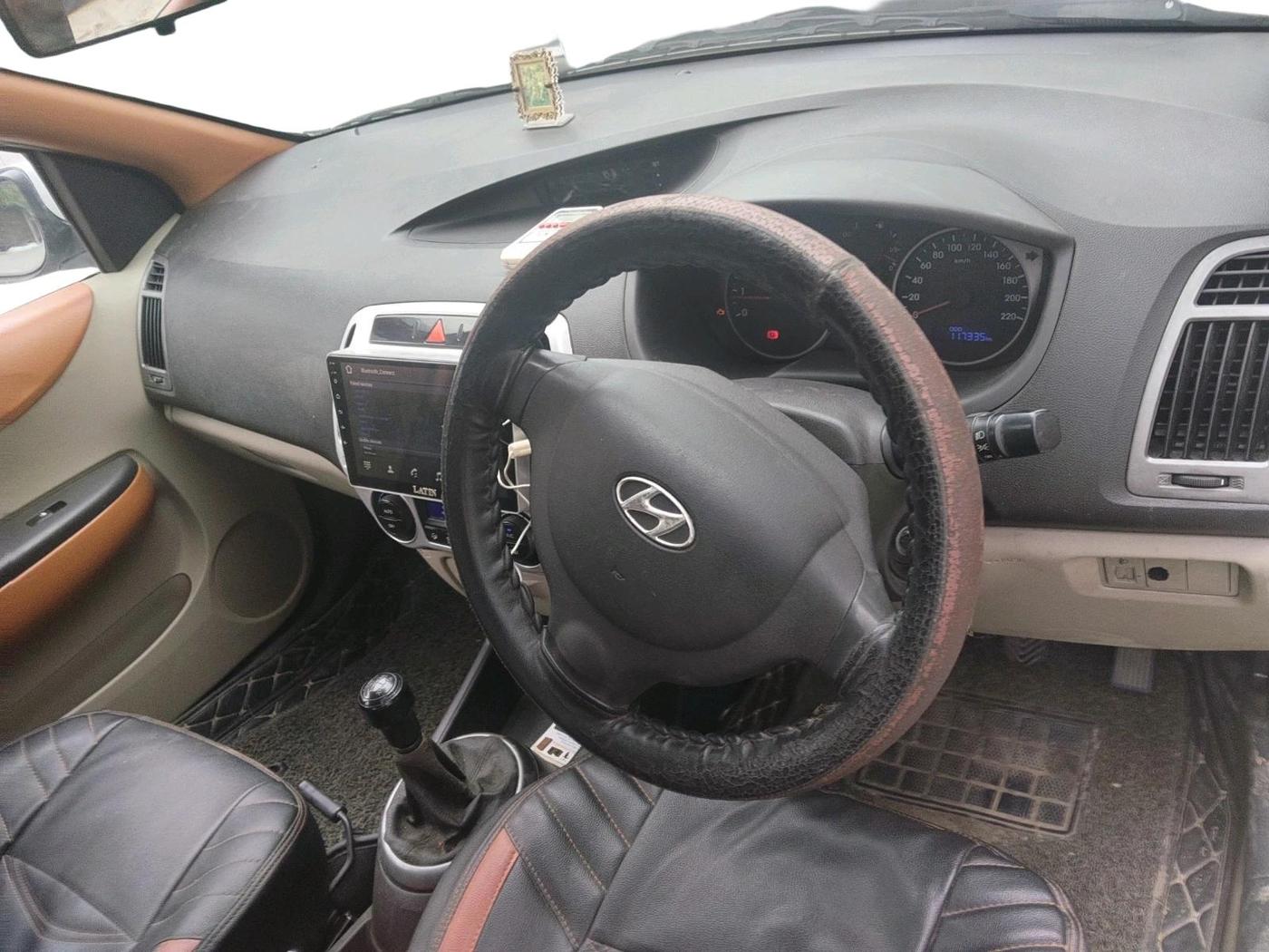 2013 Hyundai i20 MAGNA 1.2, Petrol, Manual, 1,17,335 km, interior