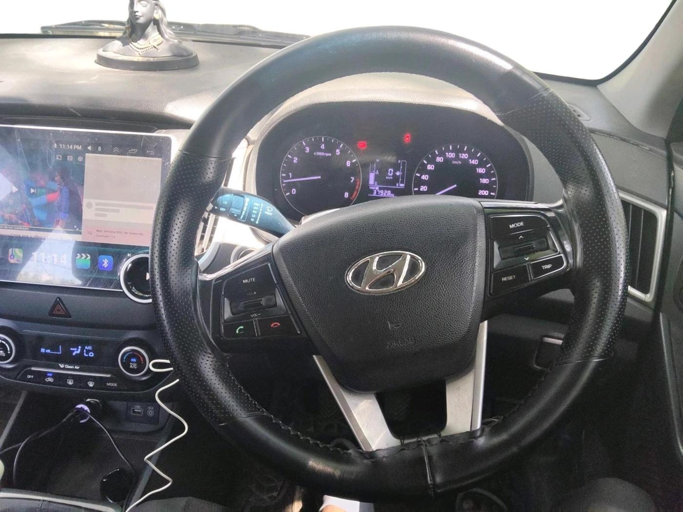 2017 Hyundai Creta SX PLUS 1.6 PETROL SPECIAL EDITION, CNG, Manual, 1,82,440 km, interior