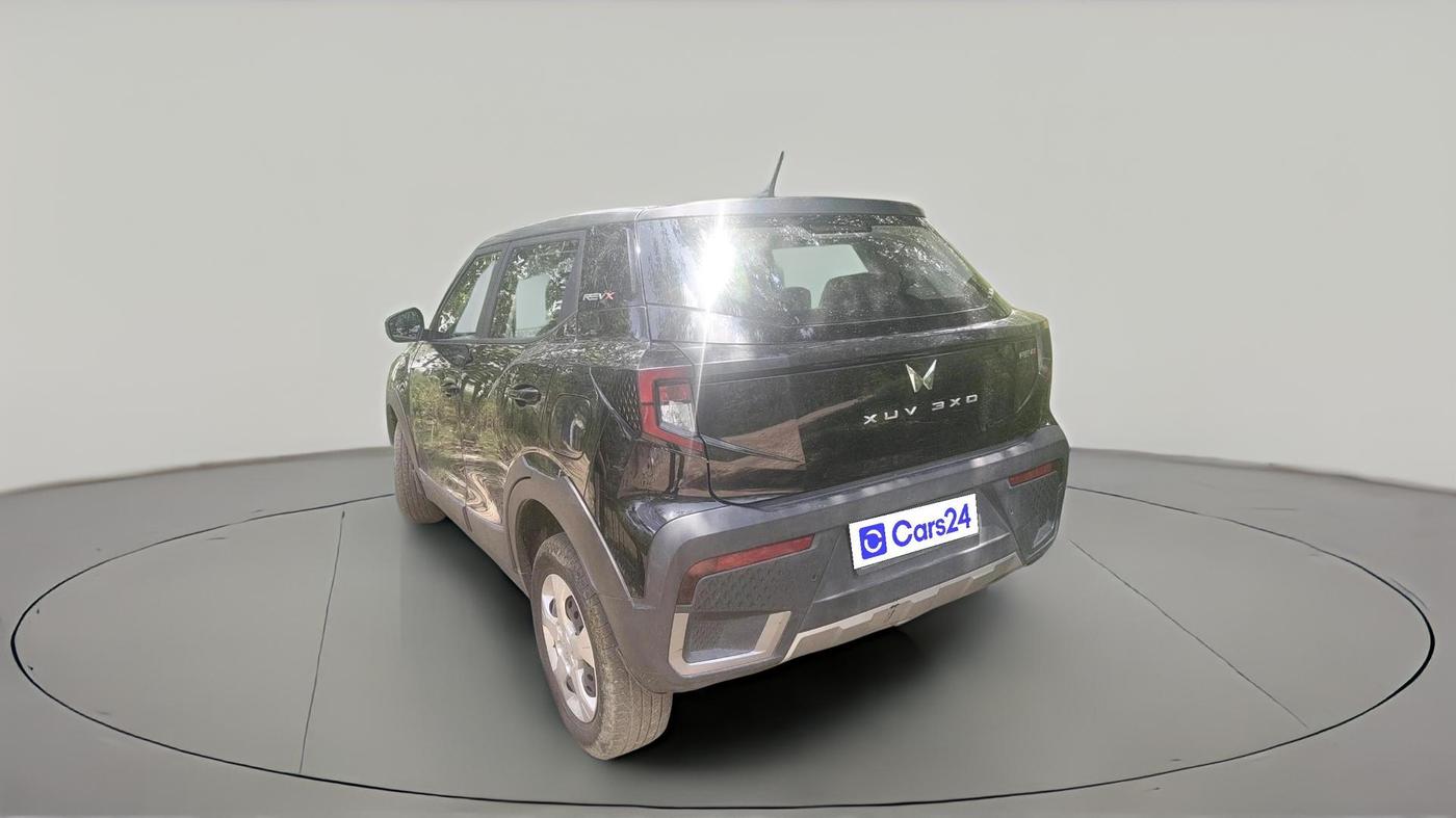 2026 Mahindra XUV 3XO REVX M (O)1.2 Petrol, Petrol, Manual, 10,133 km, exterior