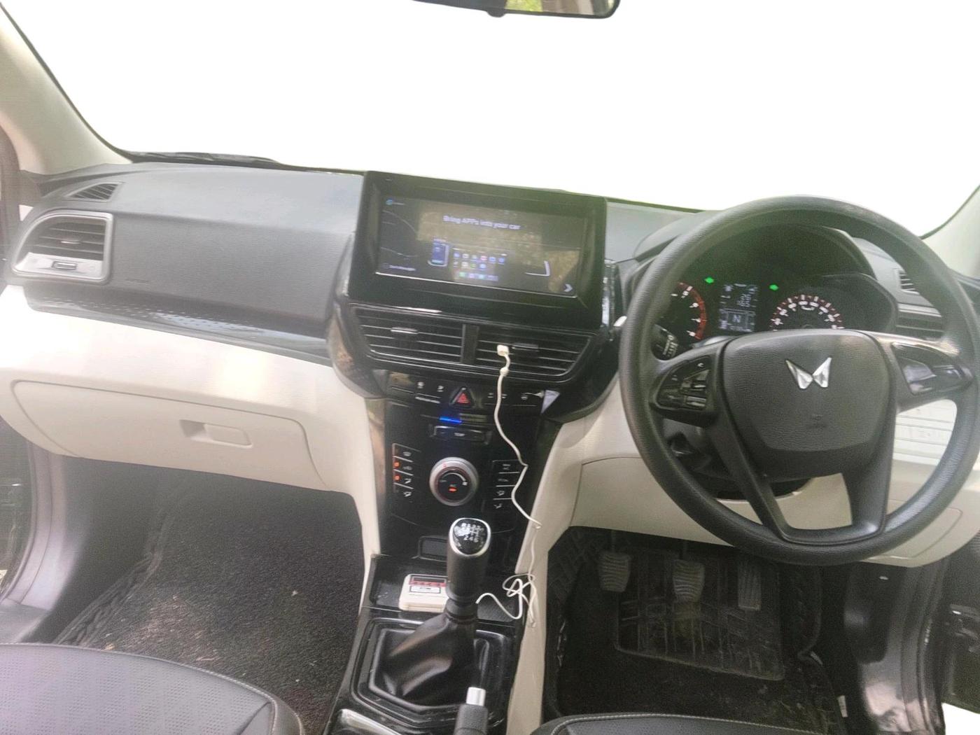 2026 Mahindra XUV 3XO REVX M (O)1.2 Petrol, Petrol, Manual, 10,133 km, interior