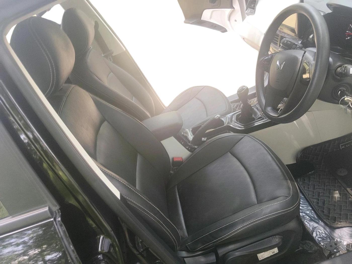 2026 Mahindra XUV 3XO REVX M (O)1.2 Petrol, Petrol, Manual, 10,133 km, interior