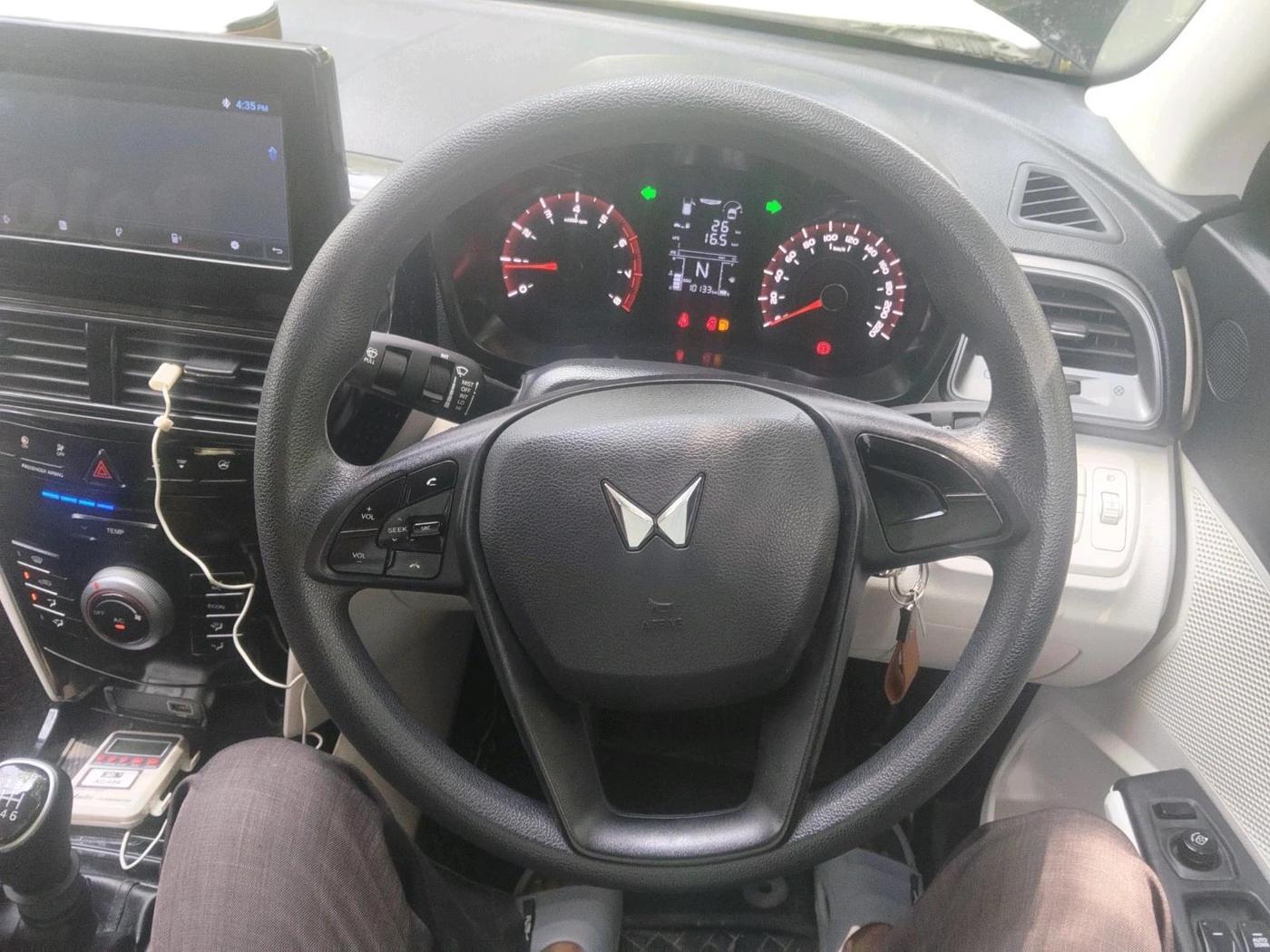 2026 Mahindra XUV 3XO REVX M (O)1.2 Petrol, Petrol, Manual, 10,133 km, interior