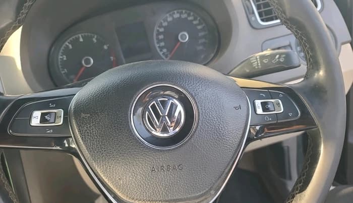2015 Volkswagen Vento HIGHLINE 1.2 TSI AT, Petrol, Automatic, 92,968 km, interior